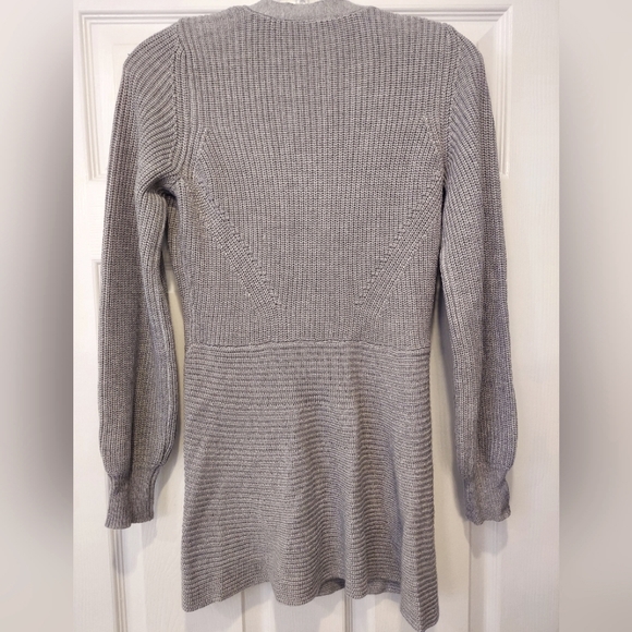 White House Black Market GRAY Button knit ribbed STRUCTURED CARDIGAN Sweater XS - Picture 6 of 11